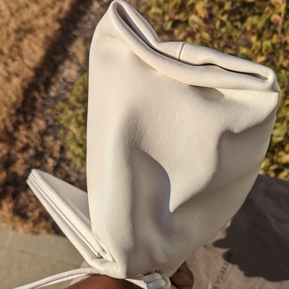 Bottega Veneta Lambskin Clutch - Picture 4 of 7